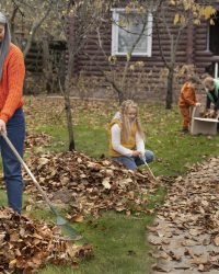 Cleanups kids learnign about environment